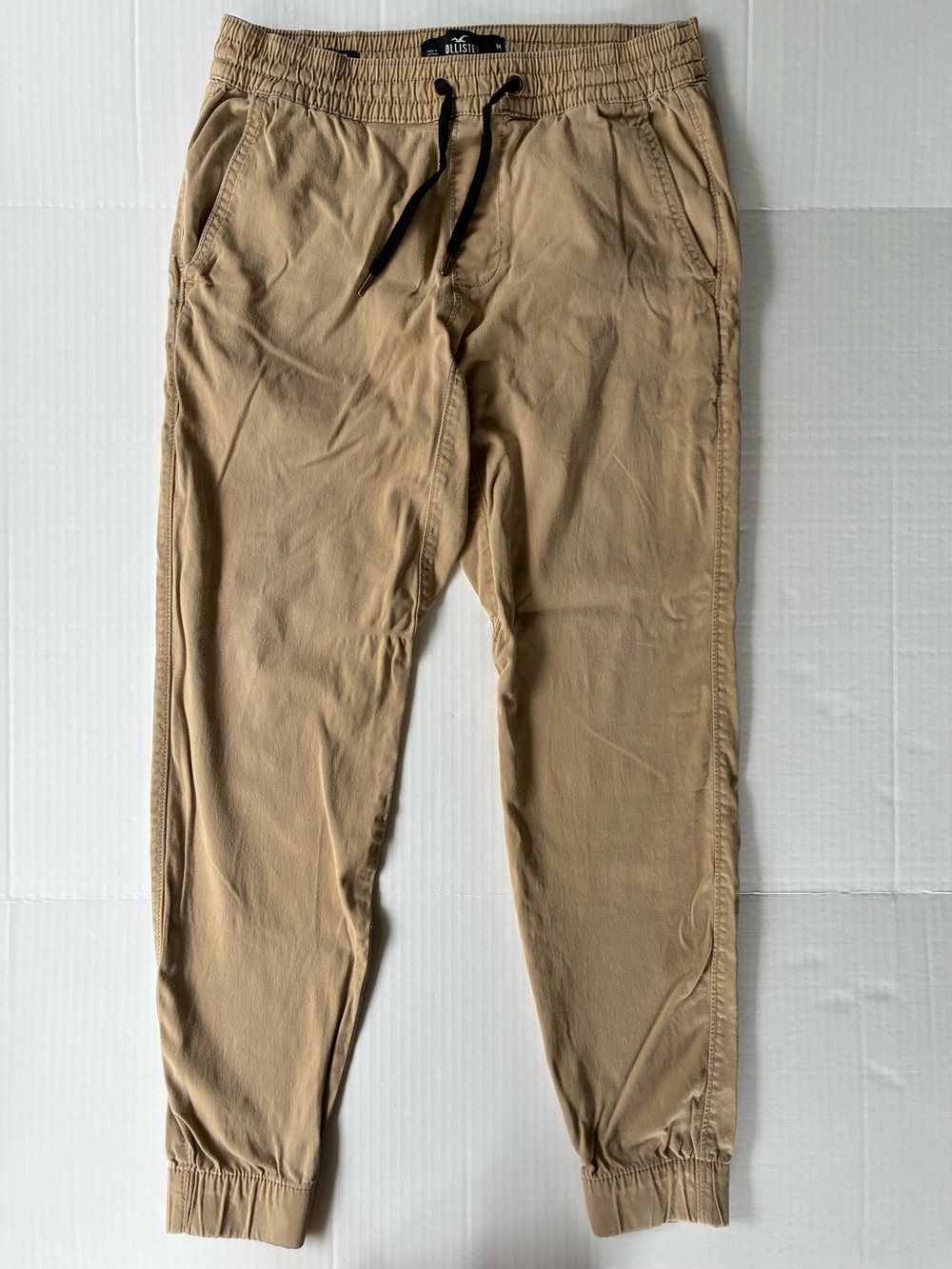 Hollister Men’s Khaki Skinny Jogger Elastic Drawstring Waist Size Medium